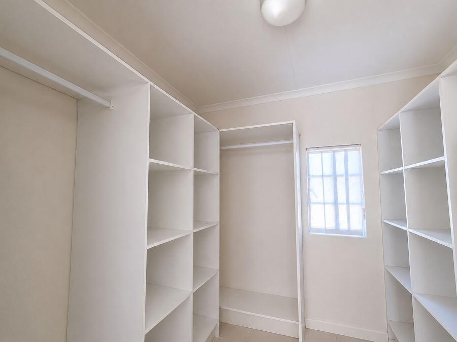 3 Bedroom Property for Sale in Safari Gardens North West